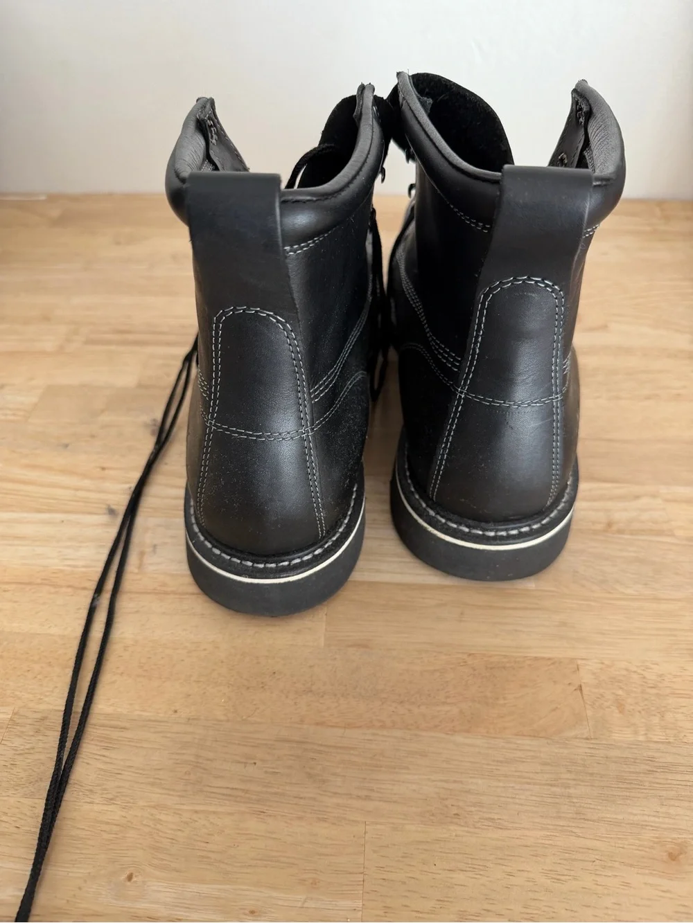 Thorogood Moc Toe Men's Black Leather Work Boots - Durable Lace-Up Design